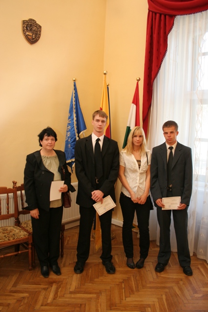 A lengyel képviselők: Polónyiné Dalmadi Ágnes elnök, Polónyi Tamás, Polónyi Viktória alelnök és Pávai Ferenc