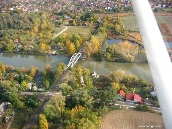 Vasúti híd a Ráckevei-Duna-ág fölött